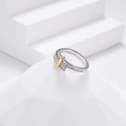 Gold-toned contrast silver diamond ring