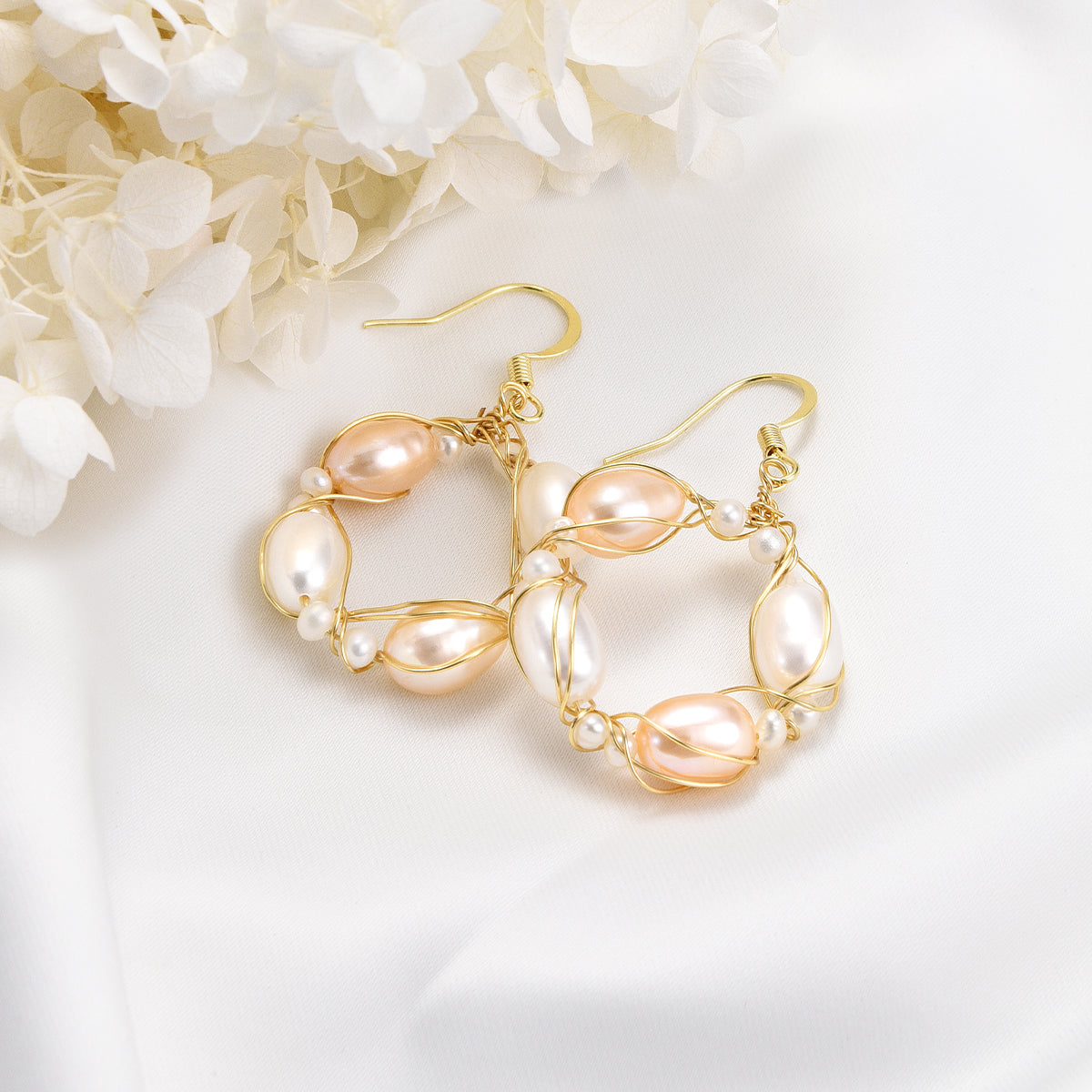 Peachy and white colored flower throne earrings