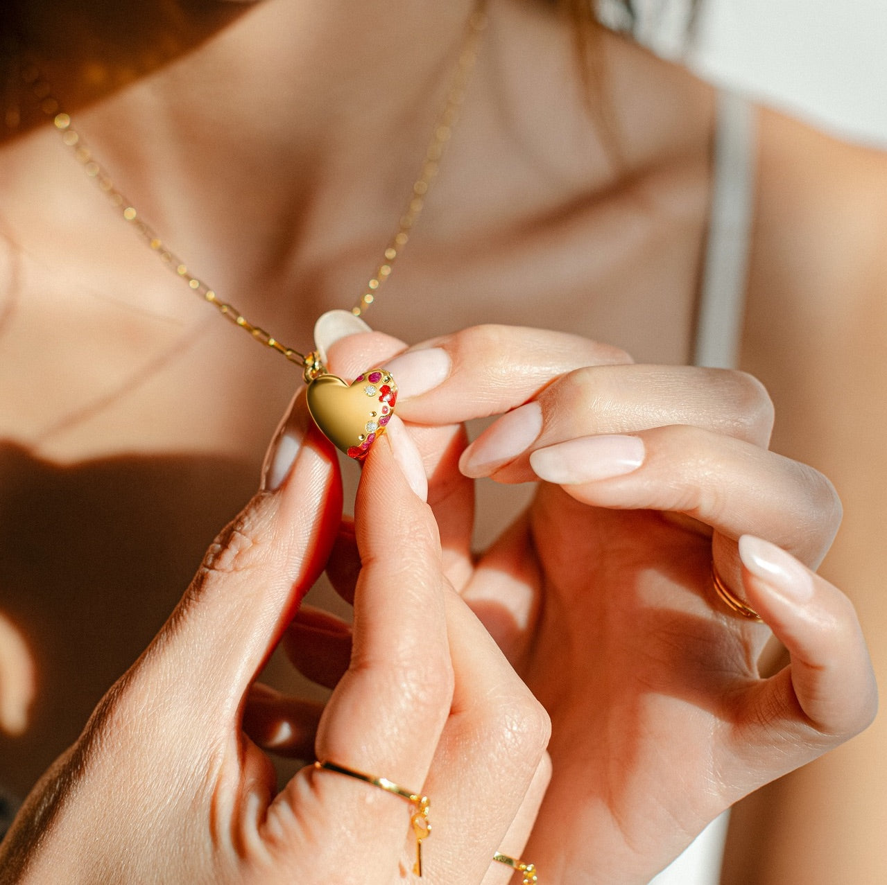 Jeweled Heart Locket - Gold