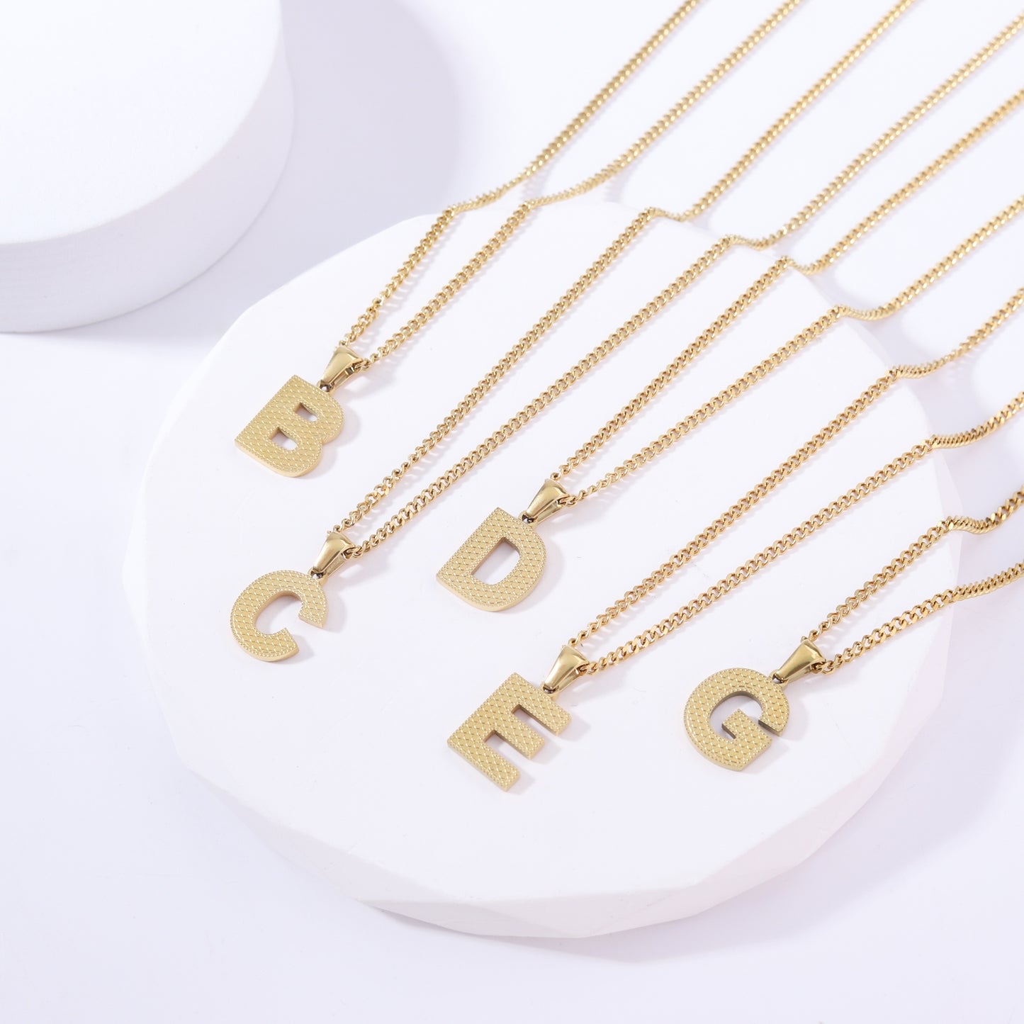 Golden Letter Necklaces: Chic and Personalized, a Timeless Accessory