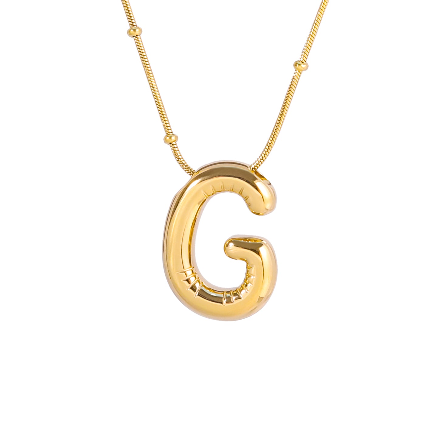 Gold-coloured Monogrammed Necklace: a Chic and Elegant Design With an Ornate Chain