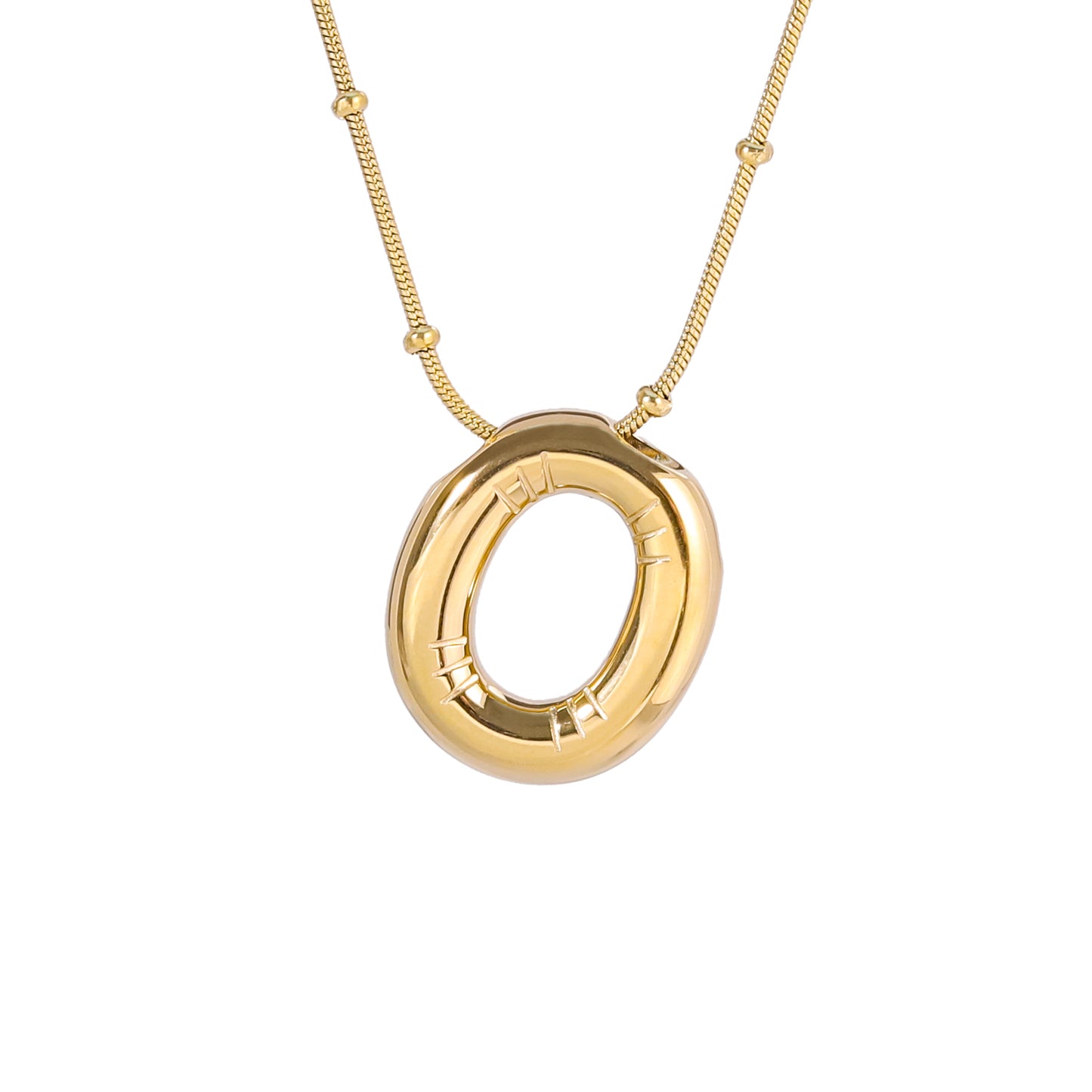 Gold-coloured Monogrammed Necklace: a Chic and Elegant Design With an Ornate Chain