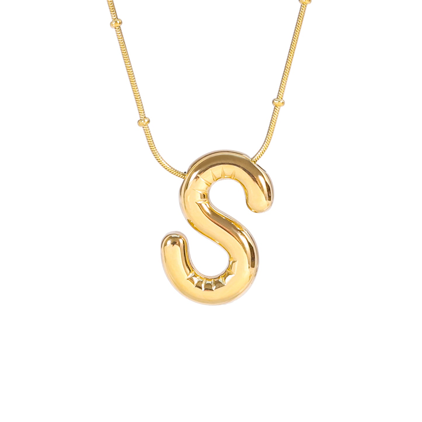 Gold-coloured Monogrammed Necklace: a Chic and Elegant Design With an Ornate Chain